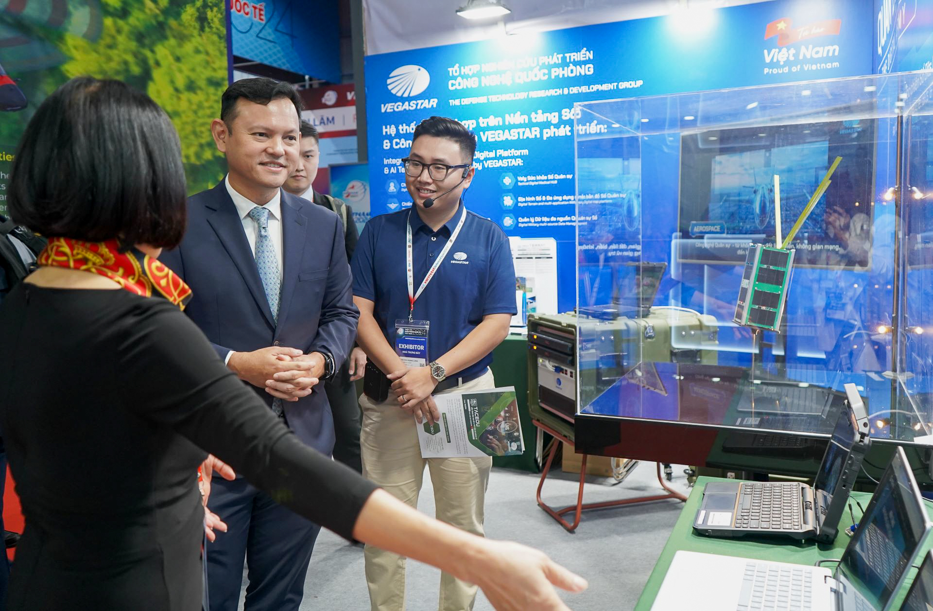 Senior Minister of State for Defence of Singapore vega digital army booth 2024