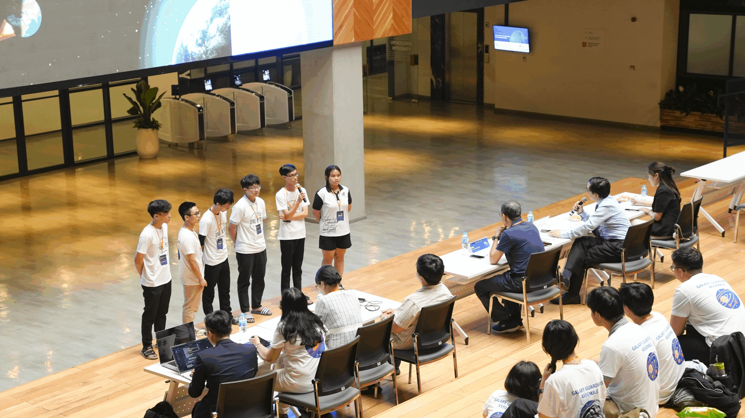 Vegastar-NASA-Space-Apps-Challenge-2025-in-Vietnam-4