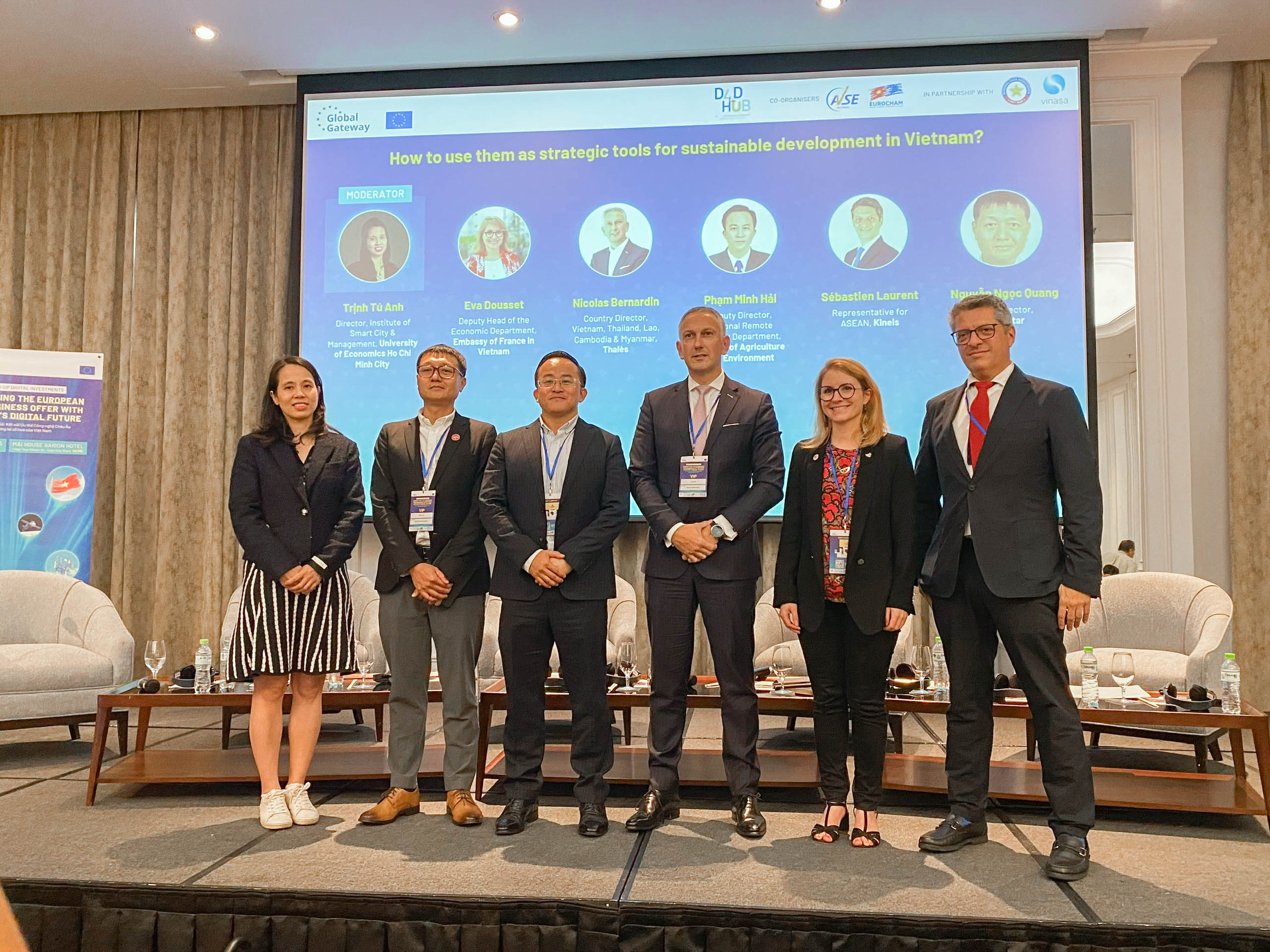 Panel Eurocham Vega (41)